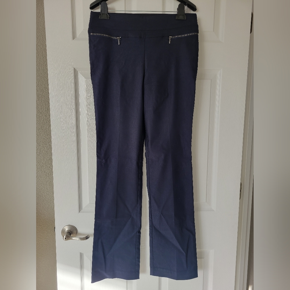Stretchy pants with zipper detail